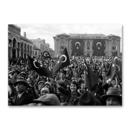 Cumhuriyet Coşkusu Siyah Beyaz Tarihi Meydan Kanvas Tablo