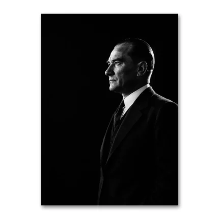 Dramatik Işıkta Atatürk Profil Portresi Kanvas Tablo
